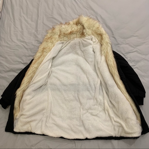 Women’s warm fur hooded jacket. - Picture 4 of 5